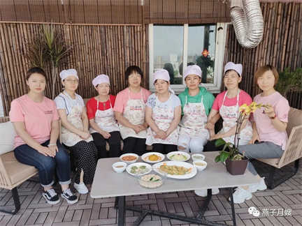 西安燕子月嫂，輔食添加培訓合影
